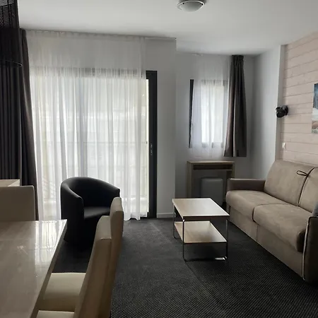 à Gourette Avec Piscine Et Animaux Admis, Pour 6 Personnes - Fr-1-860-26 Eaux-Bonnes