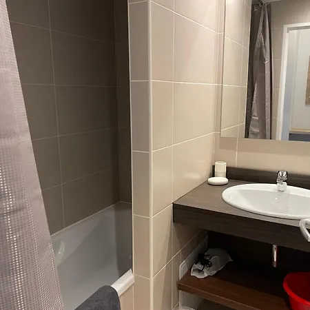à Gourette Avec Piscine Et Animaux Admis, Pour 6 Personnes - Fr-1-860-26